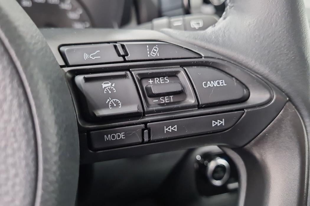 TOYOTA YARIS 2024