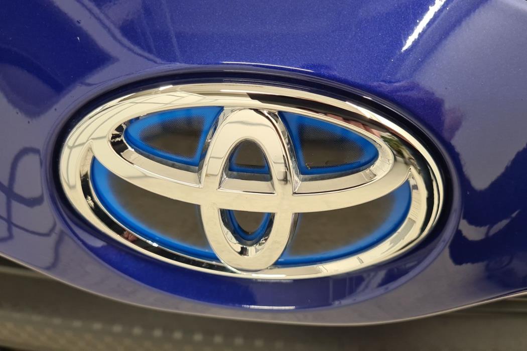 TOYOTA YARIS 2024