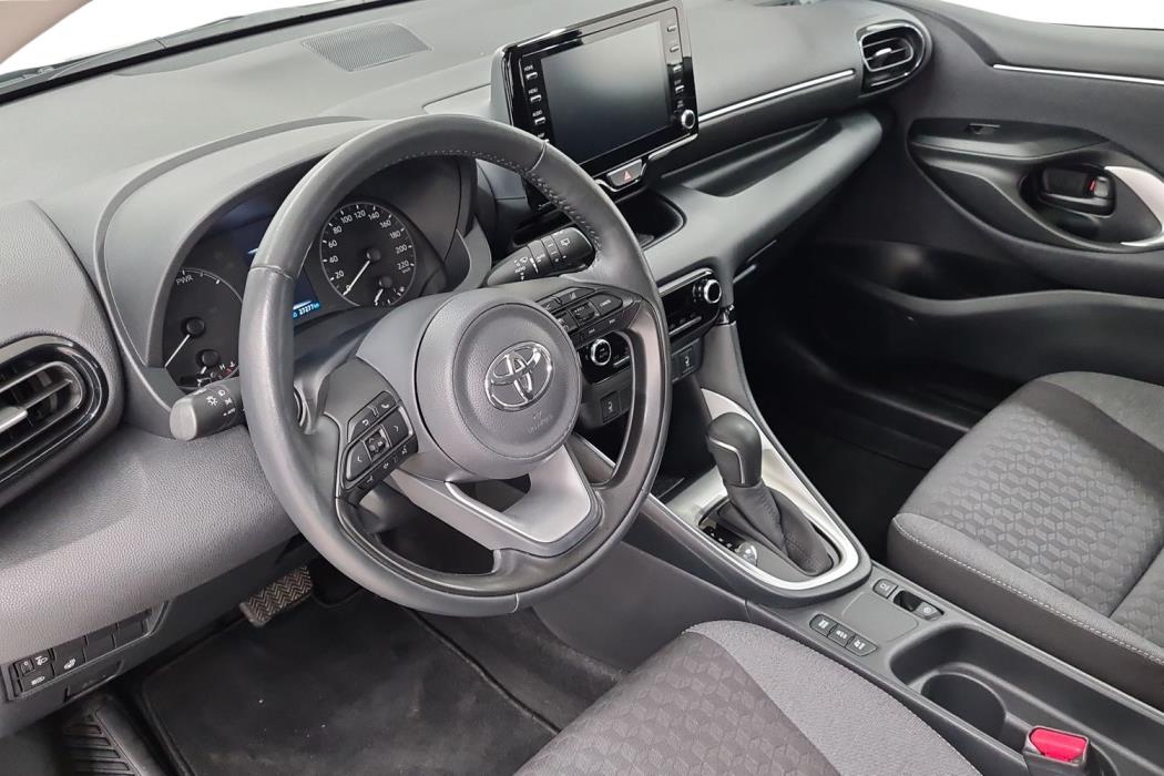 TOYOTA YARIS 2024