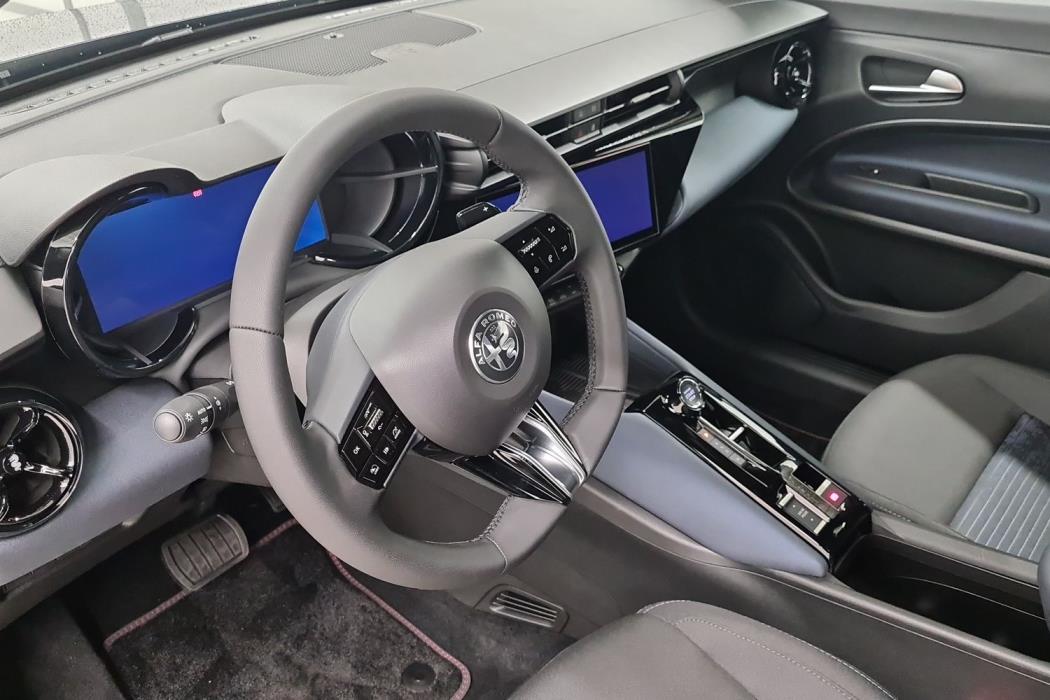 Alfa Romeo Junior 2025