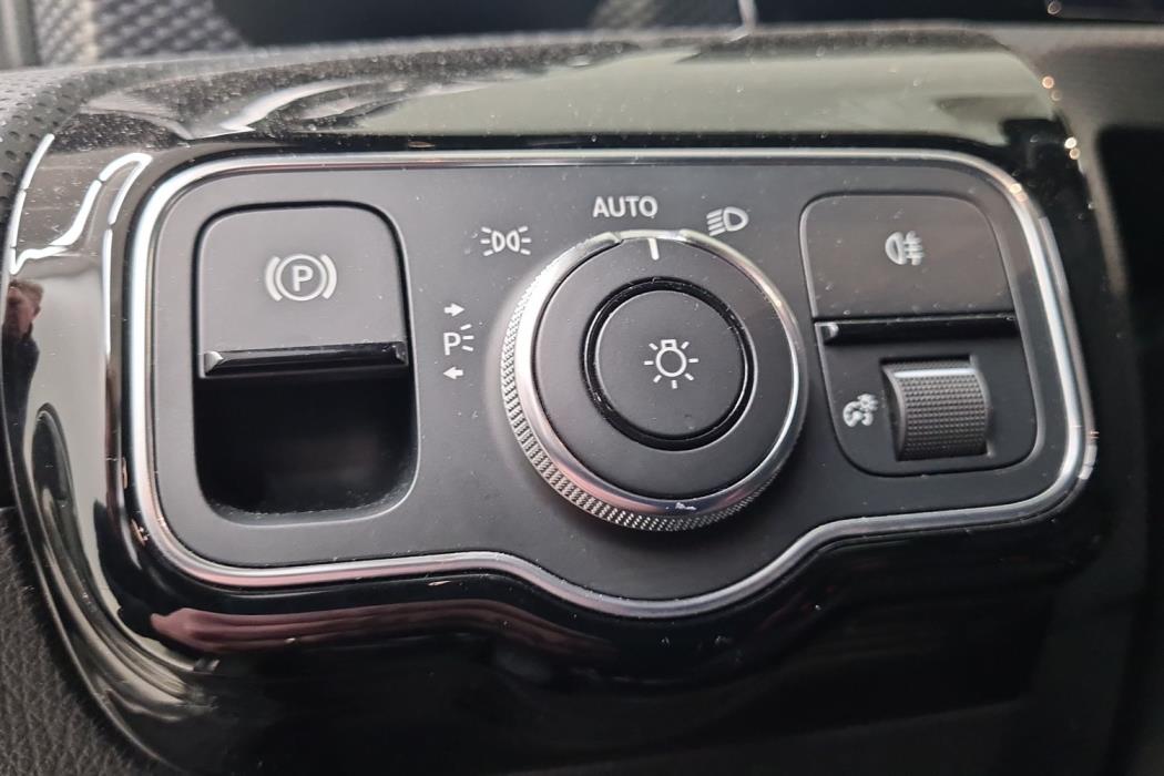 MERCEDES-BENZ CLA 2019