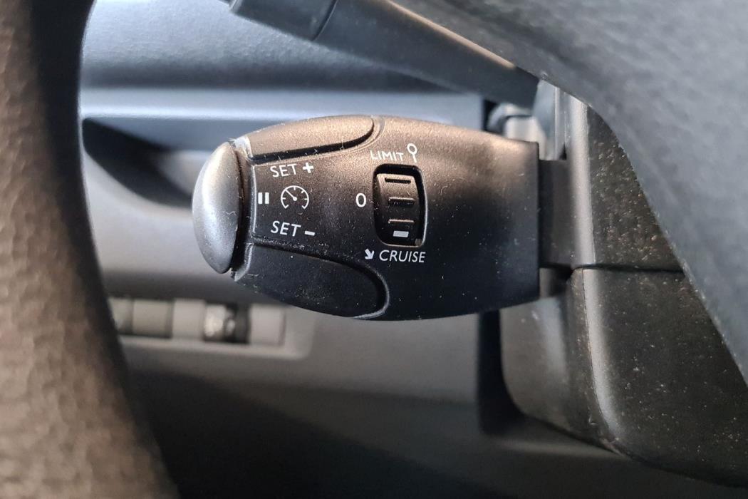PEUGEOT EXPERT 2021