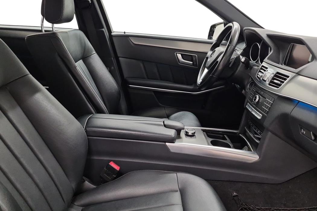 MERCEDES-BENZ E 2016