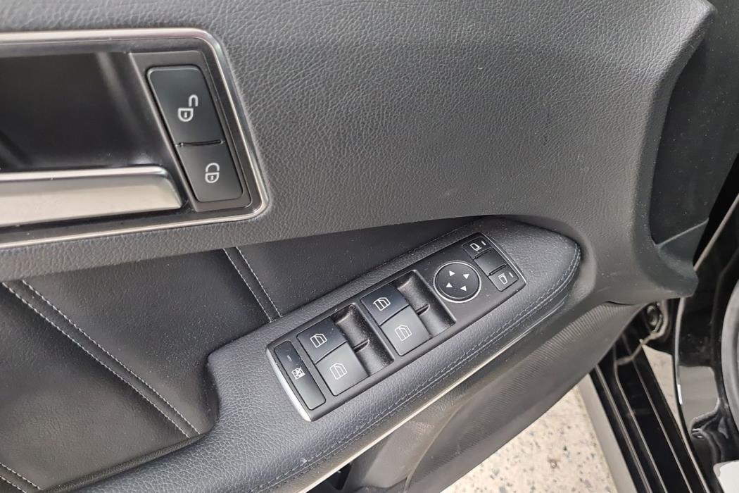 MERCEDES-BENZ E 2016