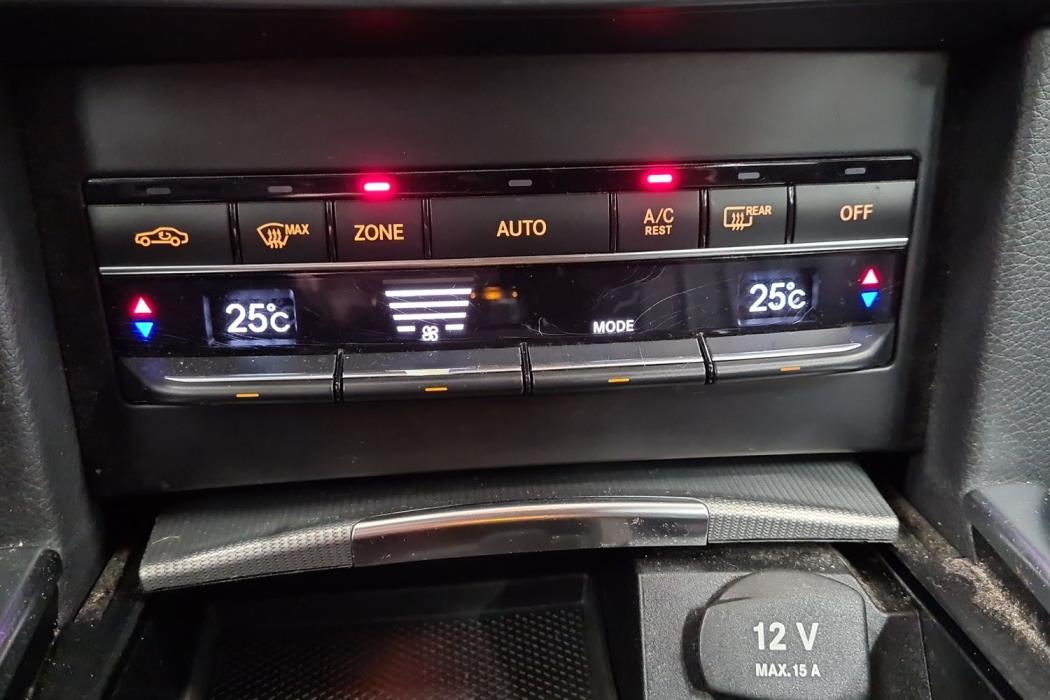 MERCEDES-BENZ E 2016