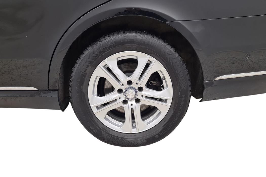 MERCEDES-BENZ E 2016