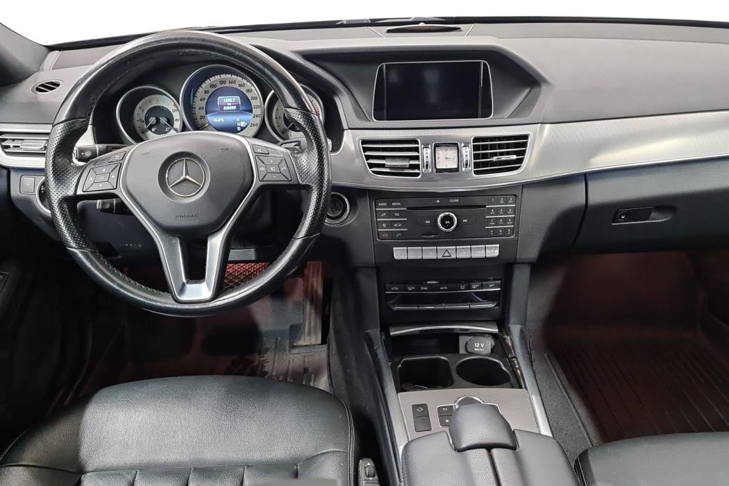 MERCEDES-BENZ E 2016