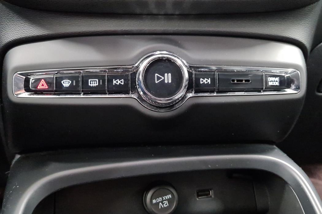 VOLVO XC40 2018