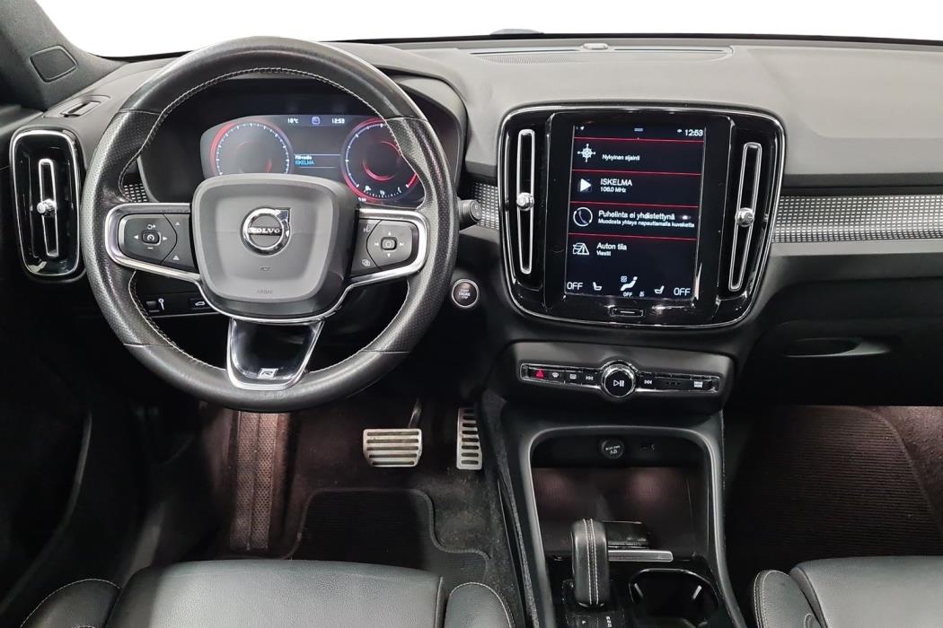 VOLVO XC40 2018