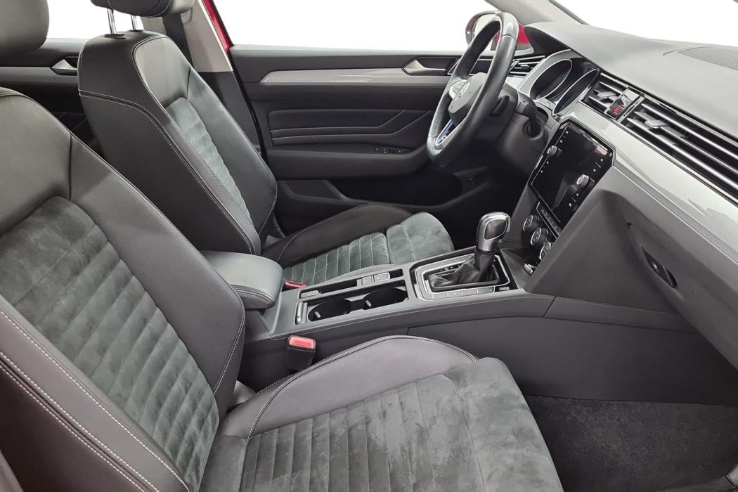 VOLKSWAGEN PASSAT 2020