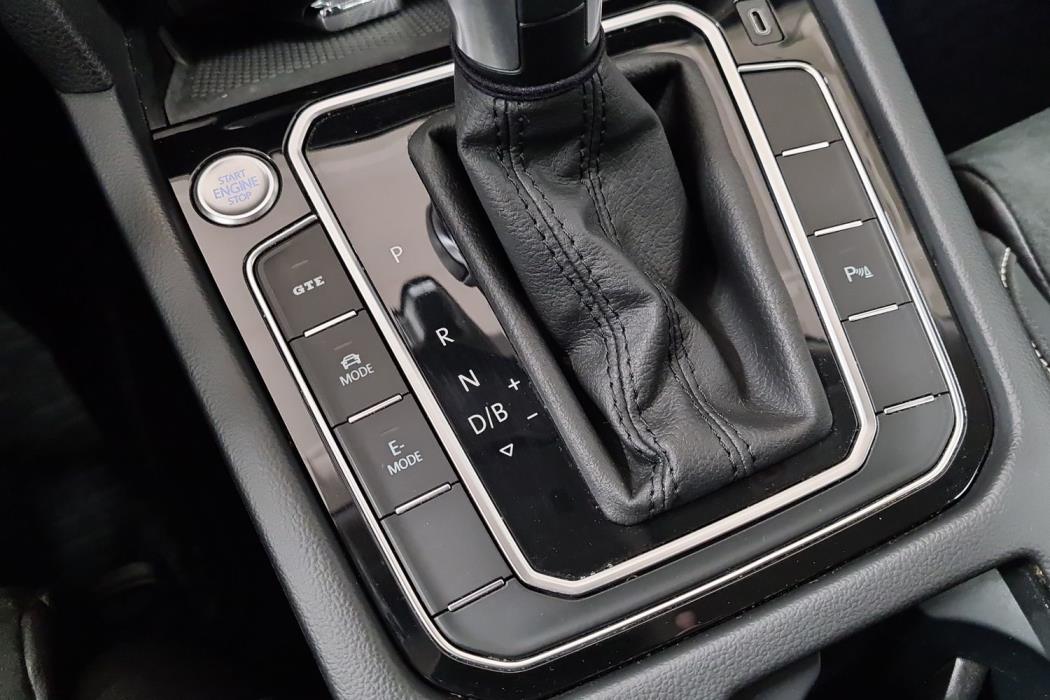 VOLKSWAGEN PASSAT 2020