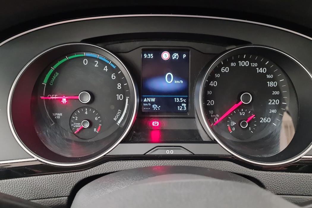 VOLKSWAGEN PASSAT 2020