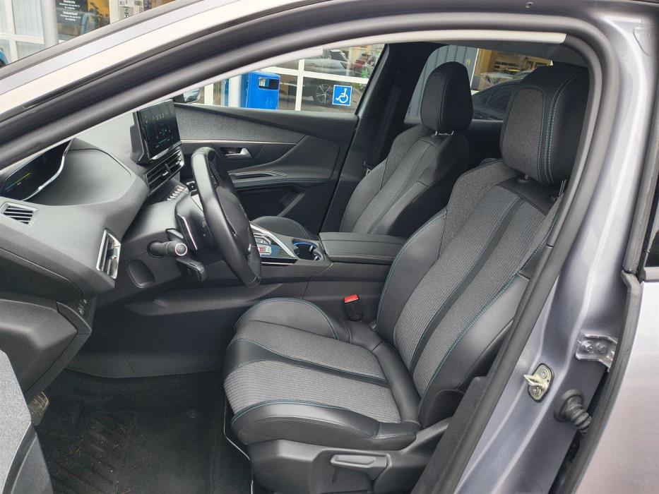 PEUGEOT 3008 2021