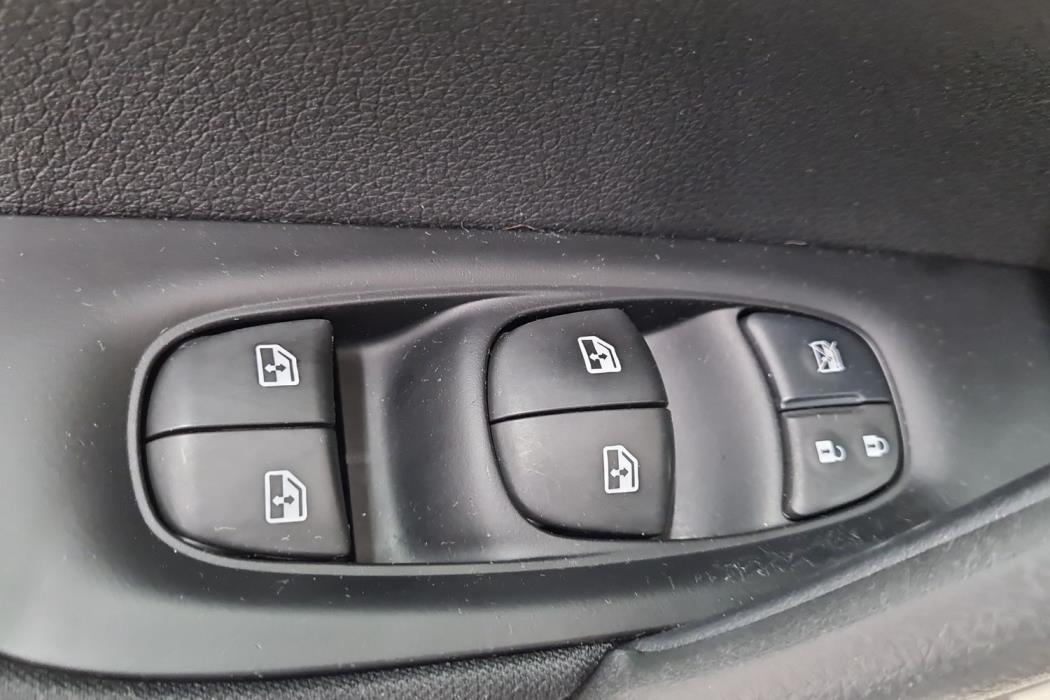 NISSAN QASHQAI 2018