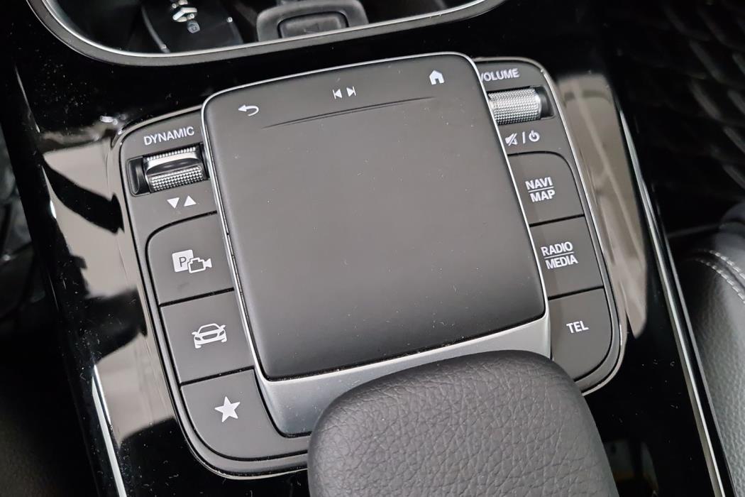 MERCEDES-BENZ A 2021