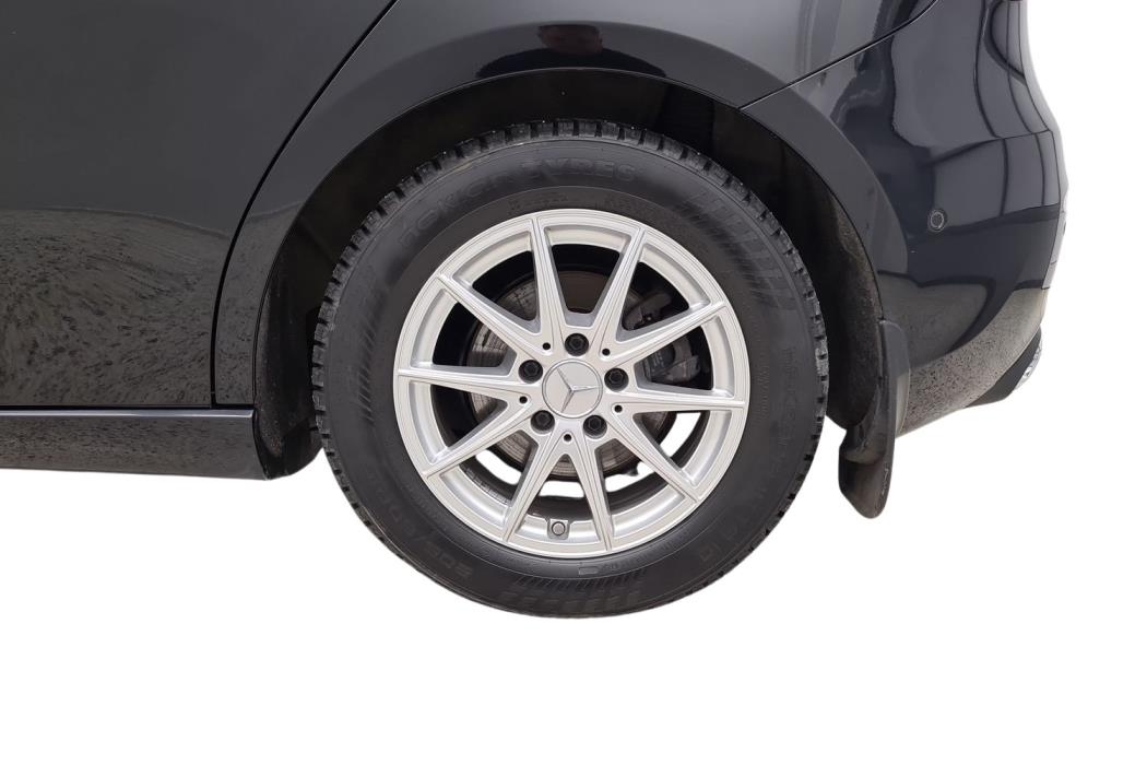 MERCEDES-BENZ A 2021