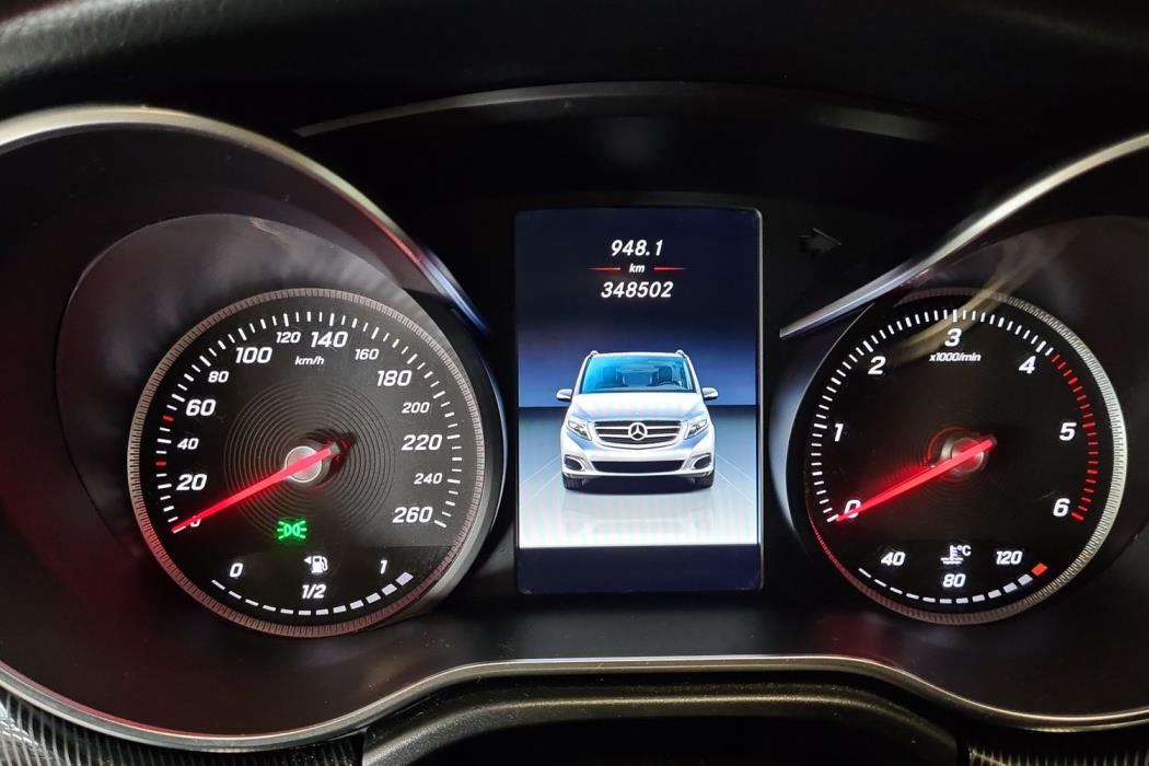 MERCEDES-BENZ V 2016