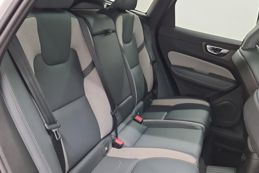 VOLVO XC60 2021