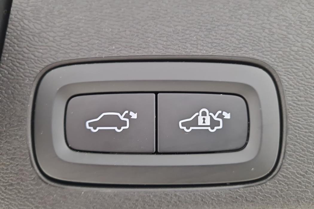 VOLVO XC60 2021