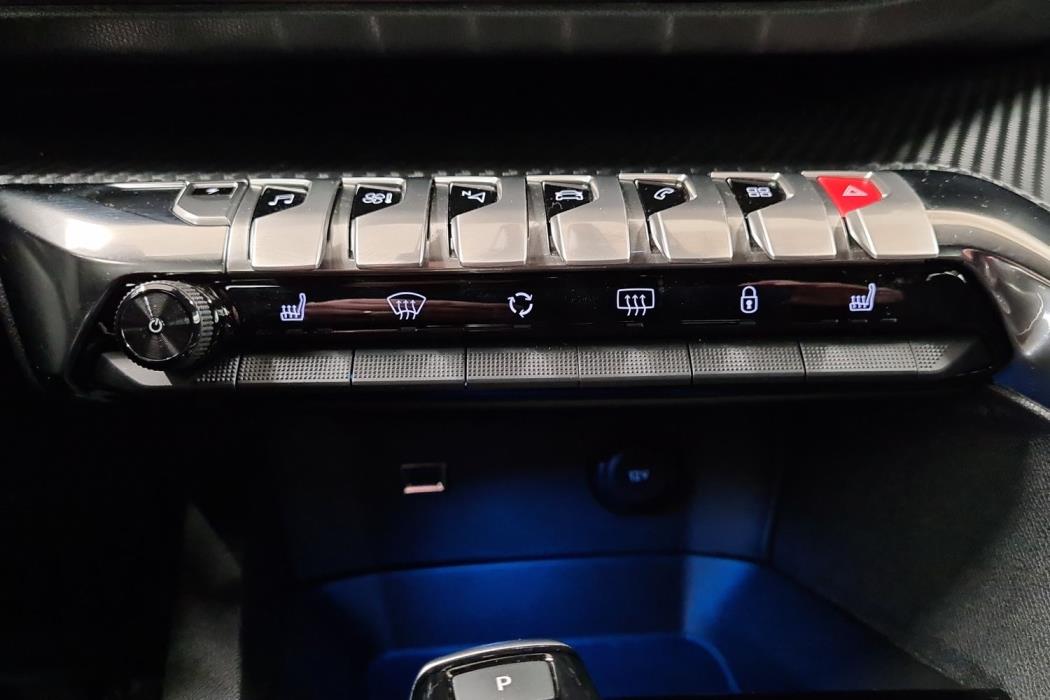PEUGEOT 3008 2023