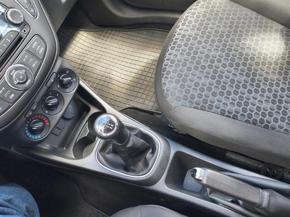 OPEL CORSA 2015