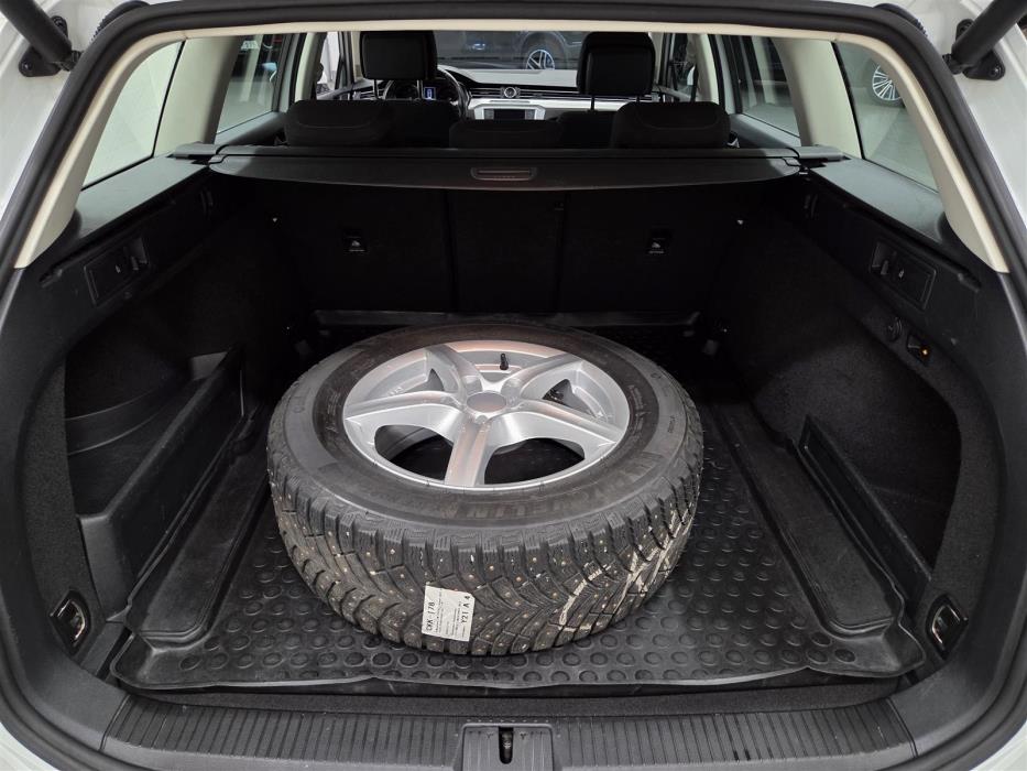 VOLKSWAGEN PASSAT 2016