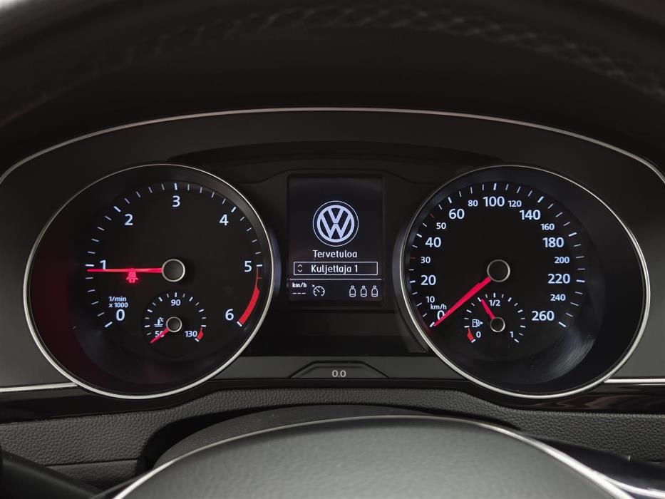 VOLKSWAGEN PASSAT 2016