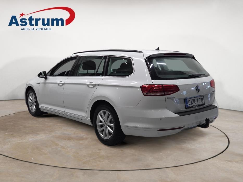 VOLKSWAGEN PASSAT 2016