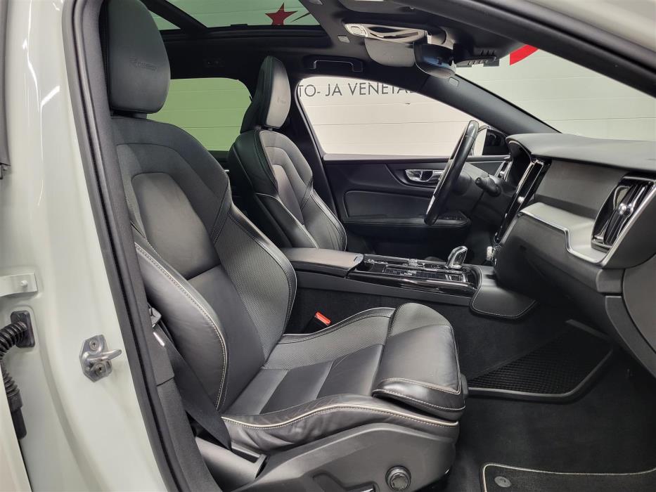 VOLVO V60 2019