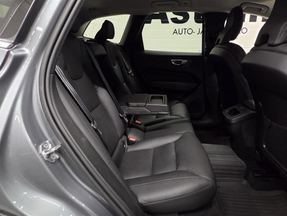 VOLVO XC60 2020