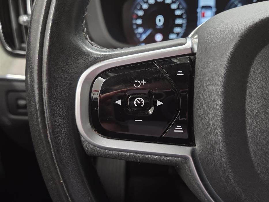 VOLVO XC60 2020