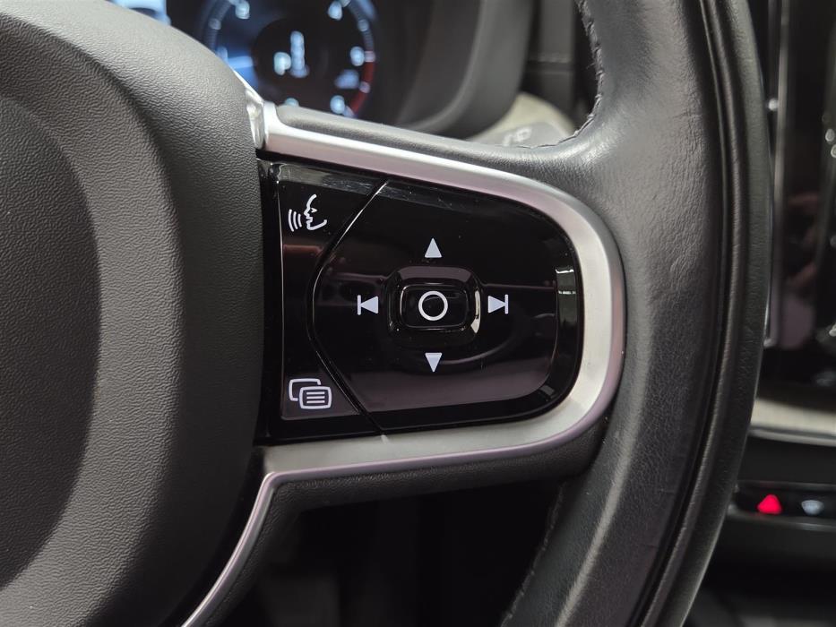 VOLVO XC60 2020