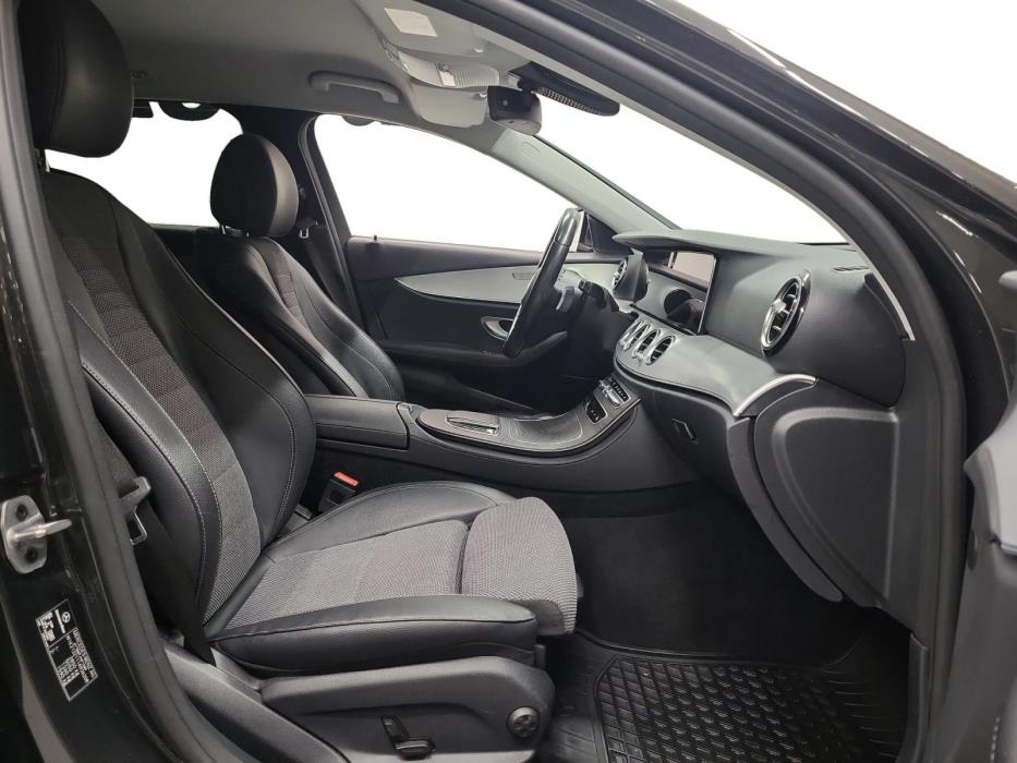 MERCEDES-BENZ E 2021