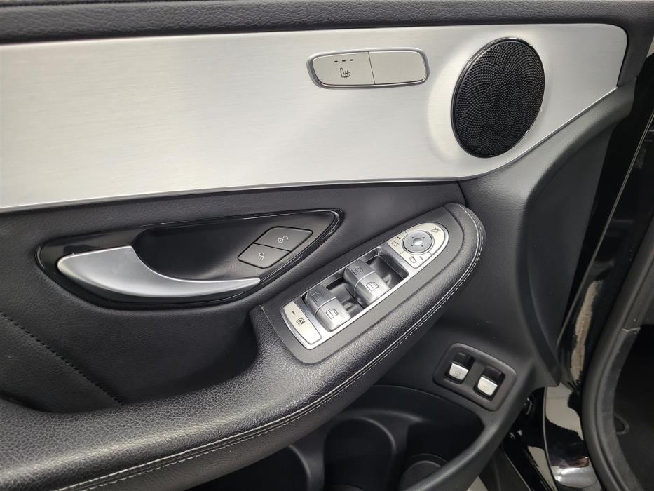 MERCEDES-BENZ GLC 2022