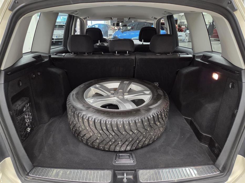MERCEDES-BENZ GLK 2011