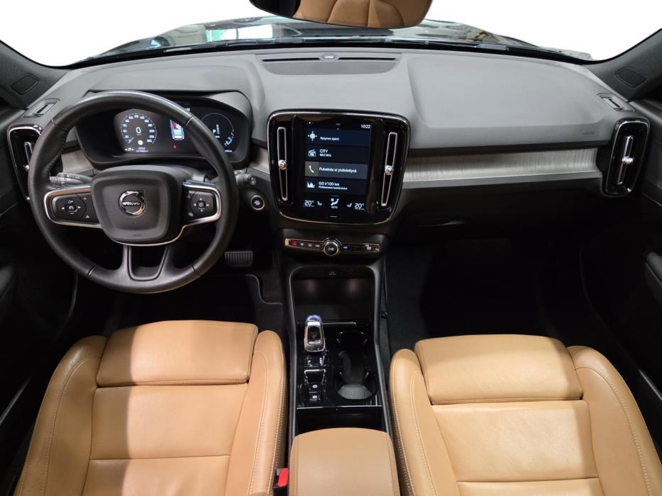 VOLVO XC40 2021