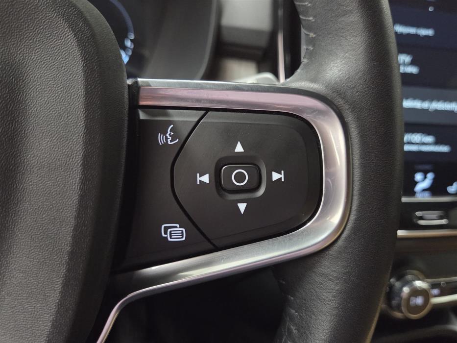 VOLVO XC40 2021