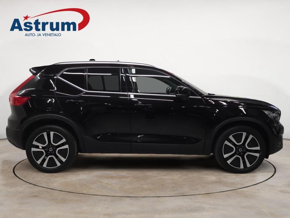 VOLVO XC40 2021