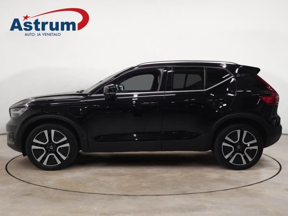 VOLVO XC40 2021