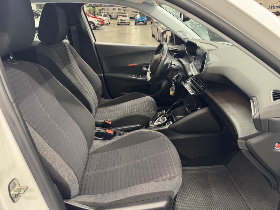 PEUGEOT 2008 2021