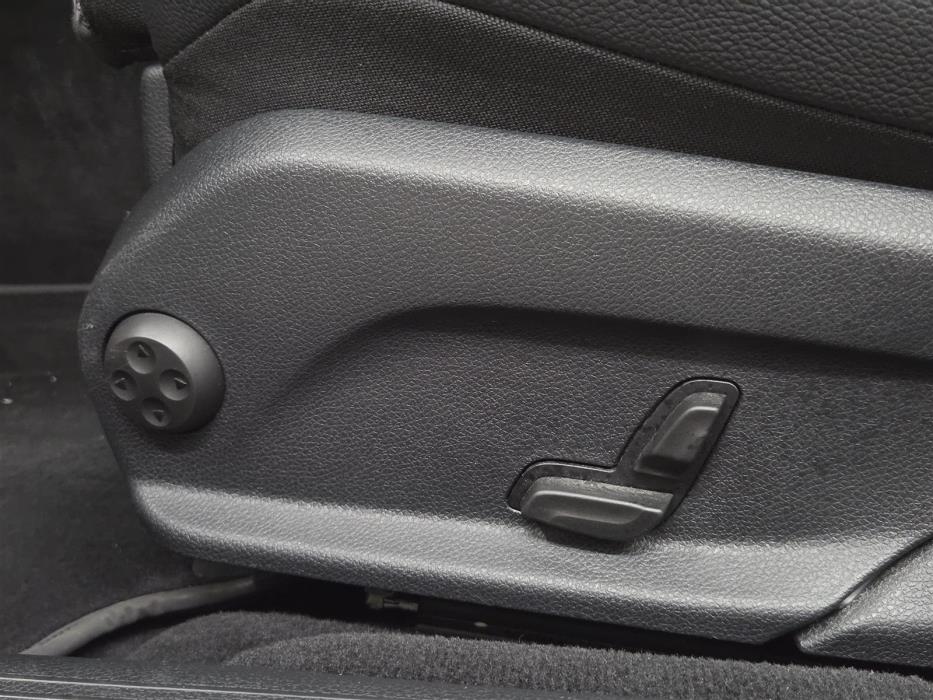 MERCEDES-BENZ E 2019