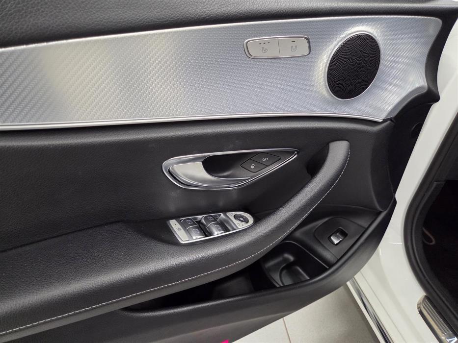 MERCEDES-BENZ E 2019