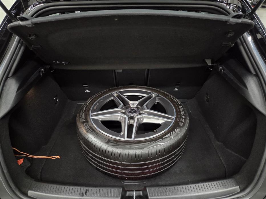 MERCEDES-BENZ A 2020