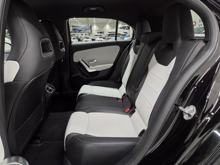 MERCEDES-BENZ A 2020