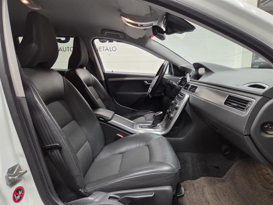 VOLVO V70 2014