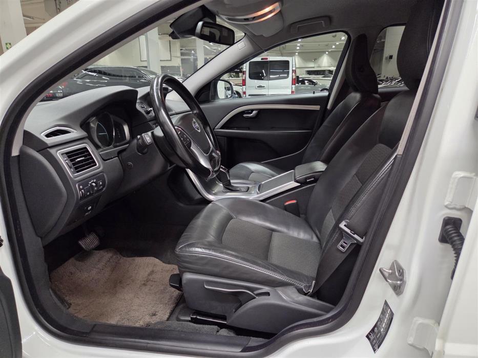 VOLVO V70 2014