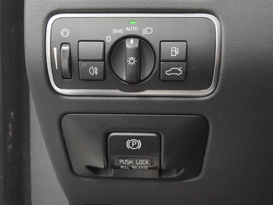 VOLVO V70 2014