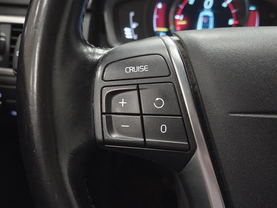 VOLVO V70 2014