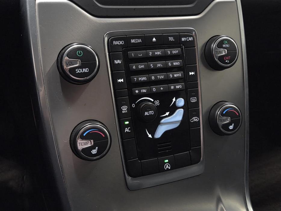 VOLVO V70 2014