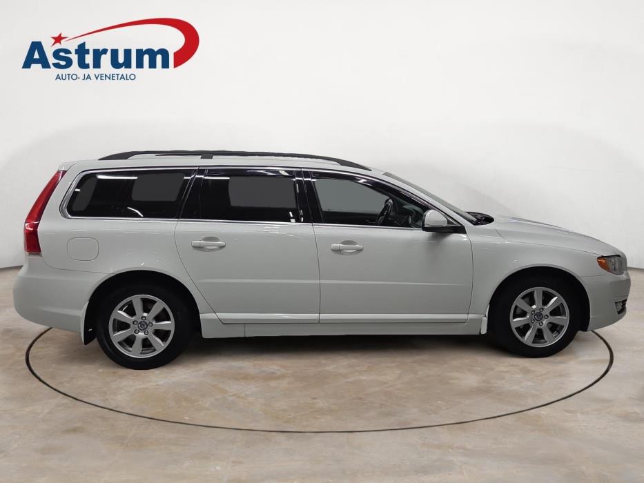 VOLVO V70 2014